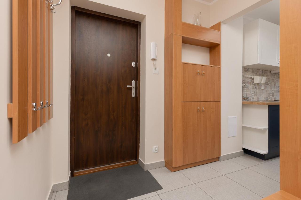 Dickens St By Renters * Varsavia