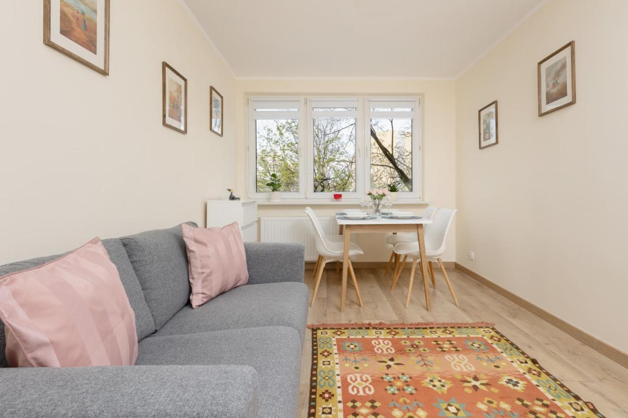 Dickens St By Renters * Varsavia