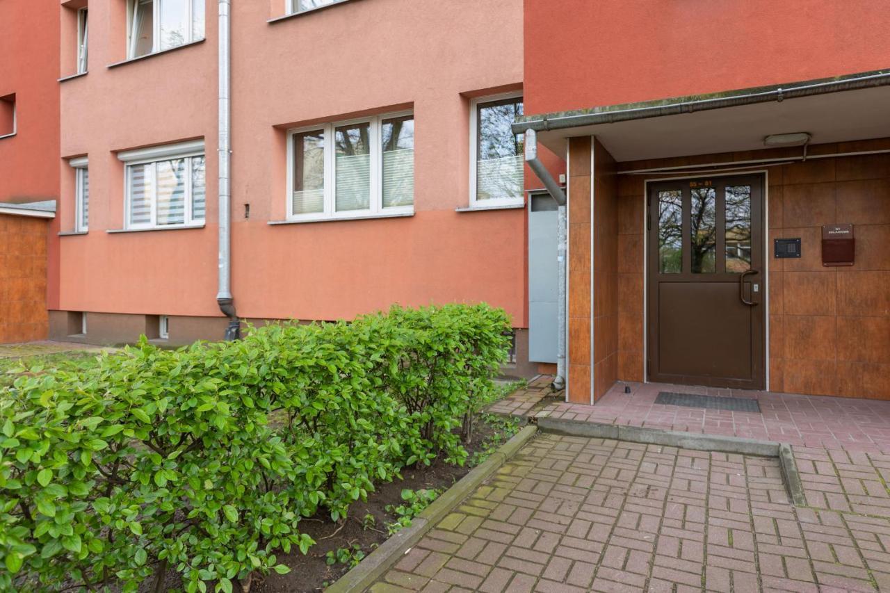 Dickens St By Renters * Varsavia